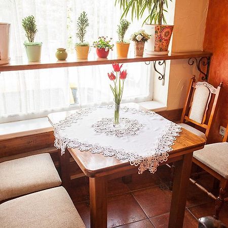Hôtel Gracia à Berehove  Extérieur photo